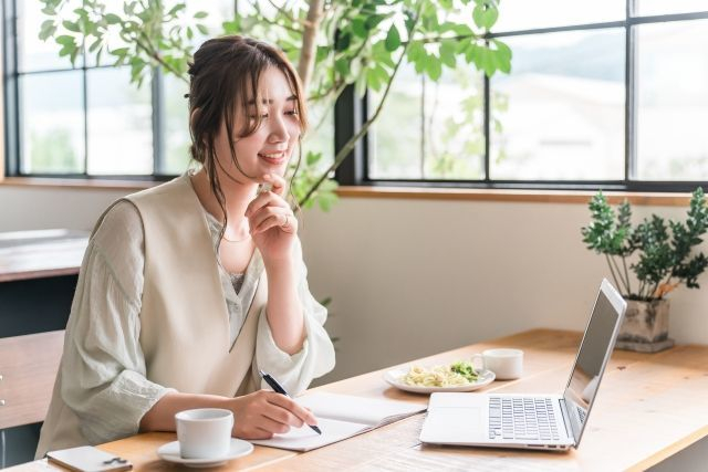 株式会社クリーク・アンド・リバー社