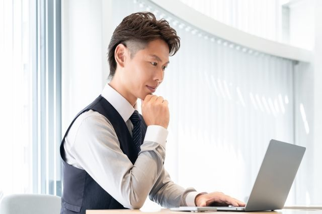 株式会社クリーク・アンド・リバー社