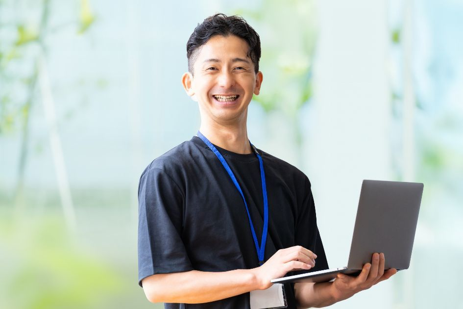 株式会社クリーク・アンド・リバー社