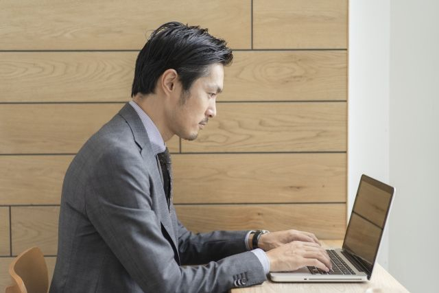 株式会社クリーク・アンド・リバー社