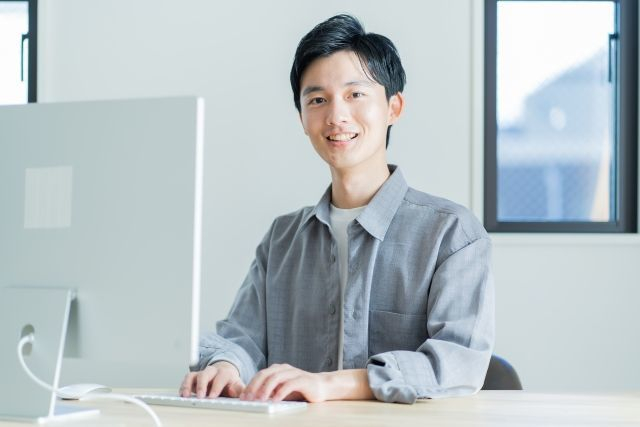 株式会社クリーク・アンド・リバー社