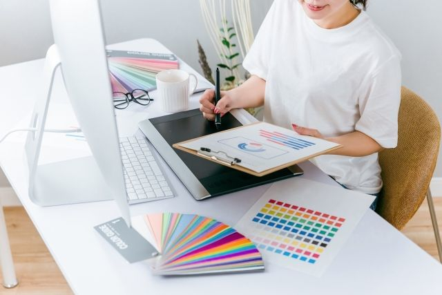 株式会社クリーク・アンド・リバー社