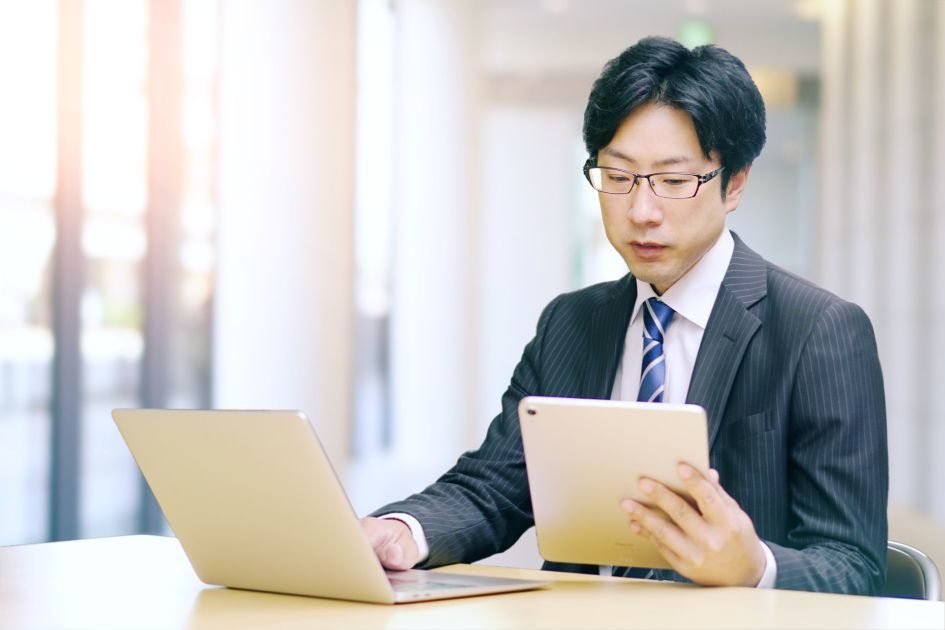 株式会社クリーク・アンド・リバー社