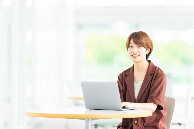 株式会社クリーク・アンド・リバー社