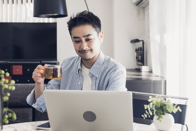 【急募/一部リモ可】ECサイトのWebディレクション業務@大手百貨店（派遣）