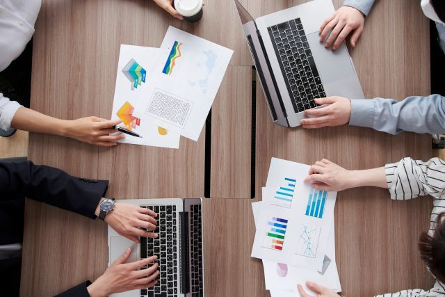 株式会社クリーク・アンド・リバー社