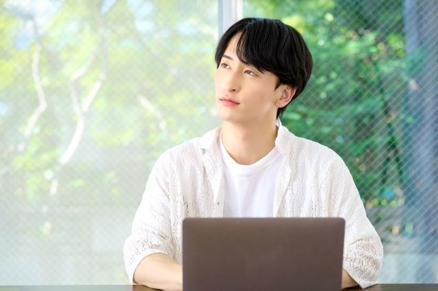 株式会社クリーク・アンド・リバー社