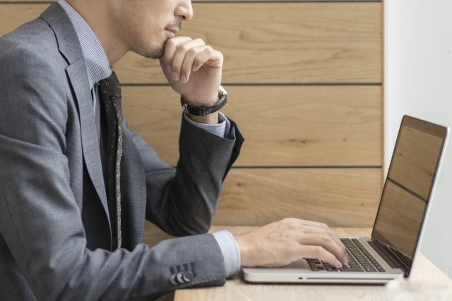 株式会社クリーク・アンド・リバー社