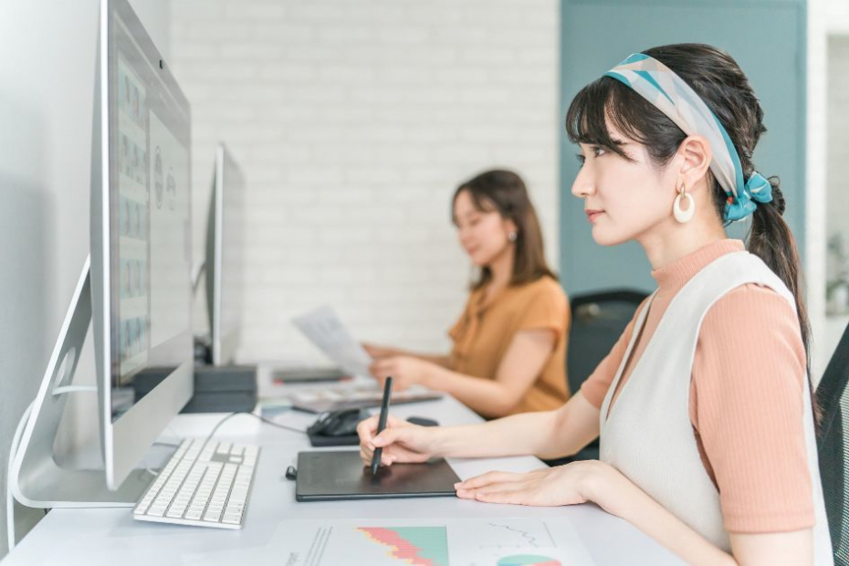 【フルリモ/週20H～】紙媒体カタログデザイン業務@大手百貨店