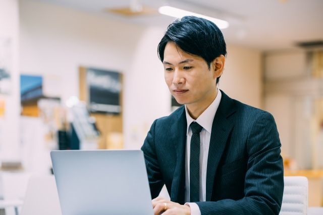 株式会社クリーク・アンド・リバー社