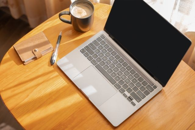 株式会社クリーク・アンド・リバー社