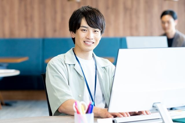 株式会社クリーク・アンド・リバー社