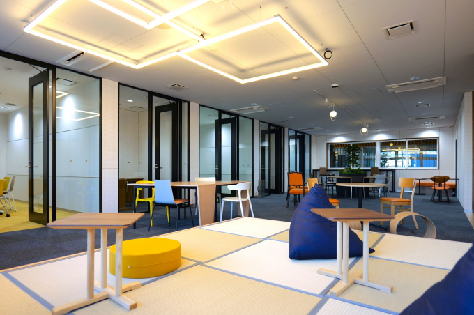 Komatsu 九 CO-WORKING AREA